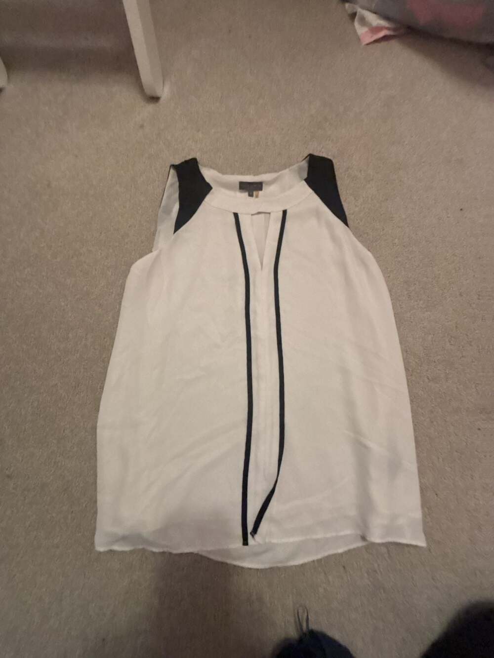 Vince Camuto Blouse Size S White Black Piping Sleeveless Top